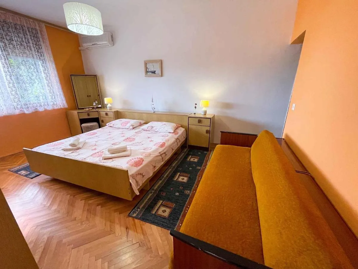 Apartment In Dramalj 41603